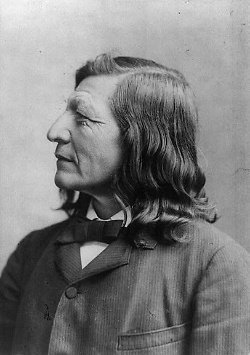 luther standing bear land of the spotted eagle